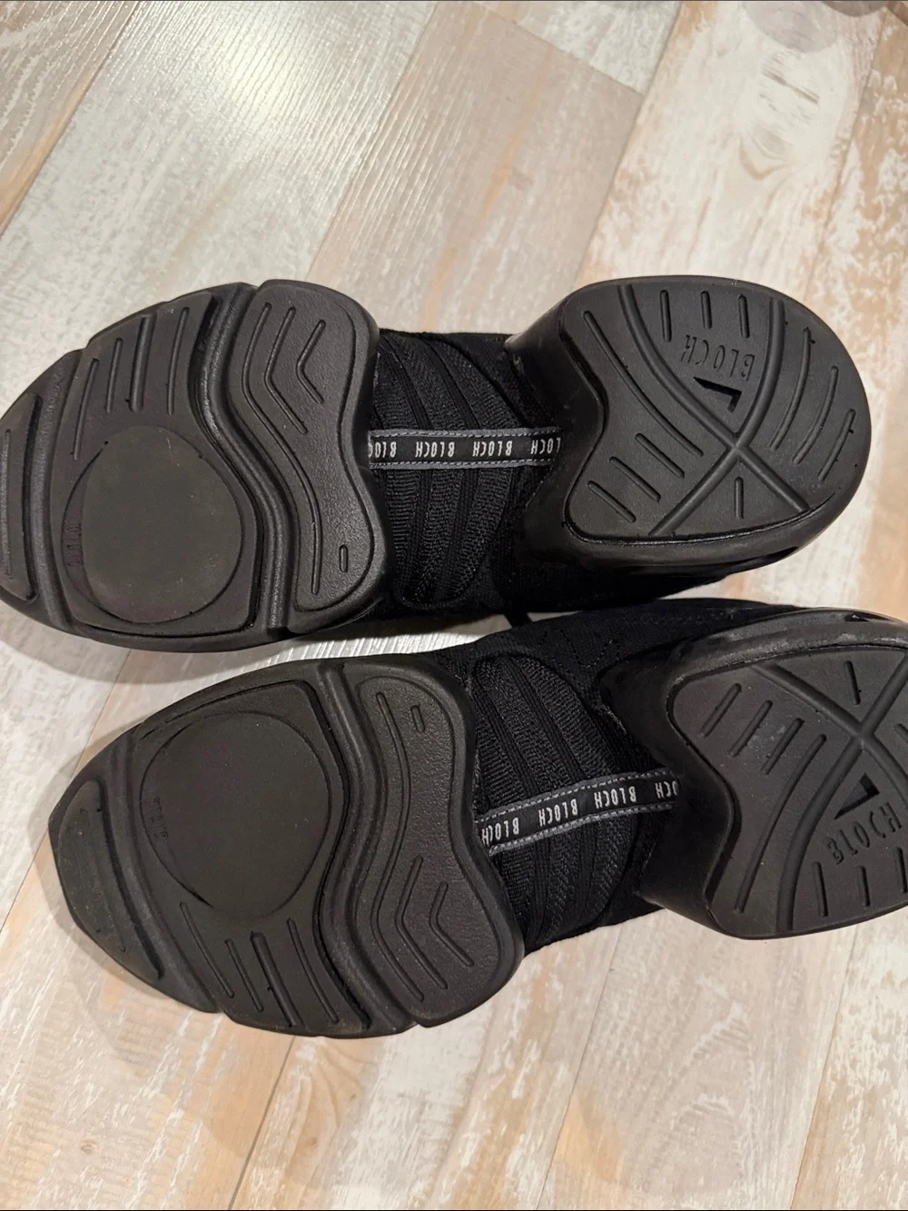 Black split sole dance sneakers NWT